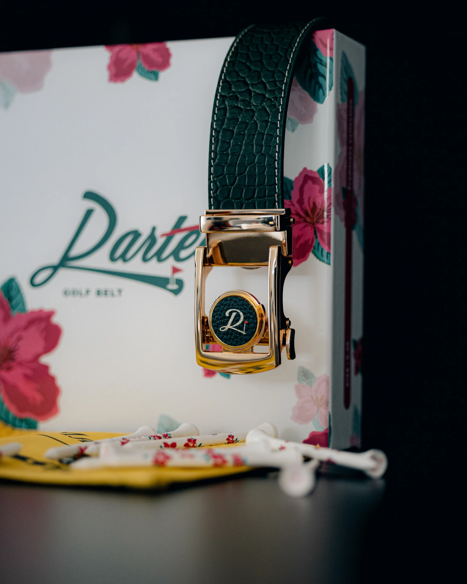 Azaleas in August Traditions belt with gold magnetic buckle